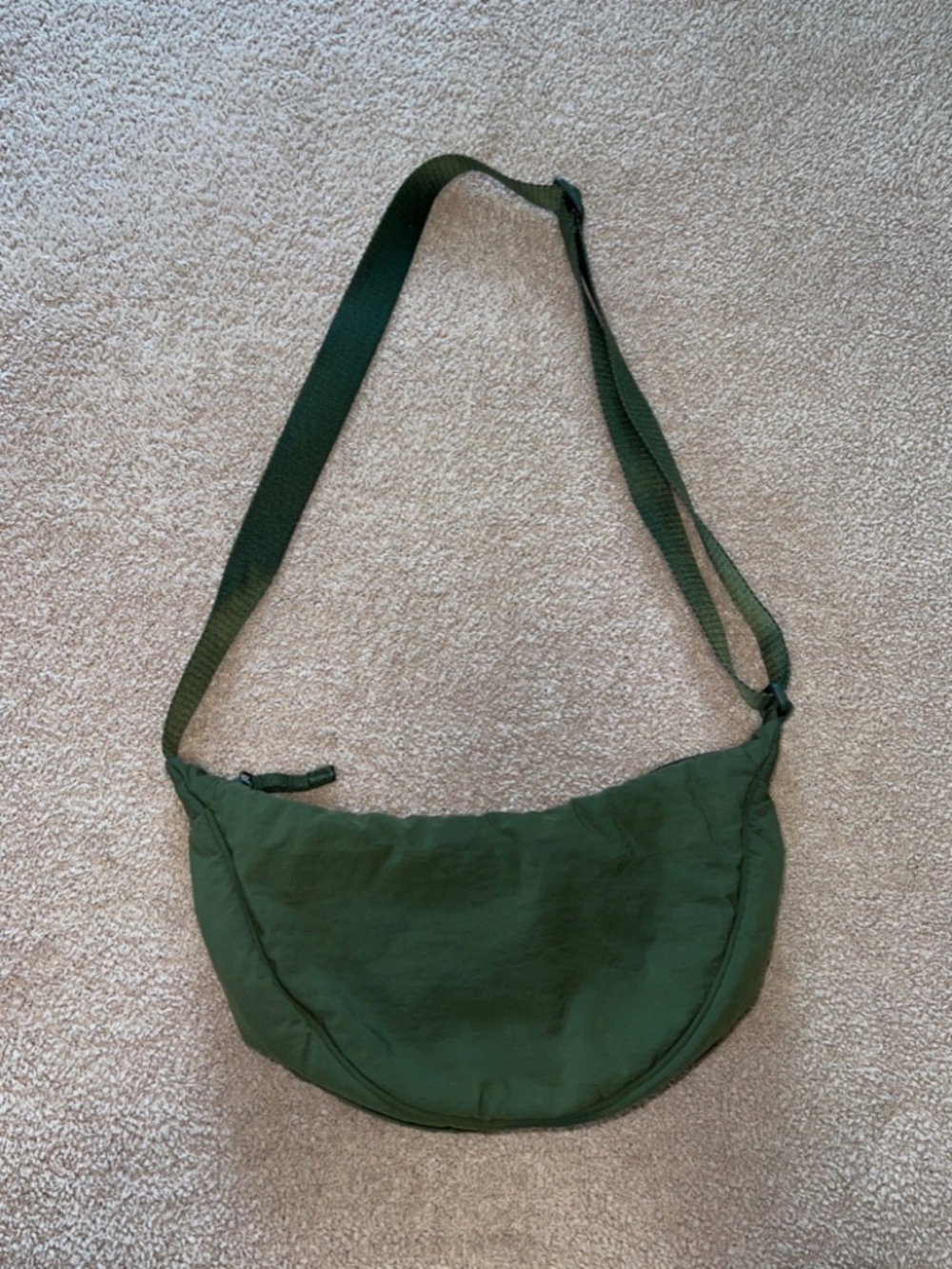 Uniqlo Round Mini Shoulder Bag in Green